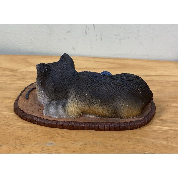 Vintage Sleeping Calico Cat & Yarn Collectible Figurine - My Kitty Collection - Picture 3 of 7